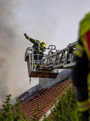 2025-08-04: Drehleiter vor Ort - FF Ostheide, Claas Steinhauer