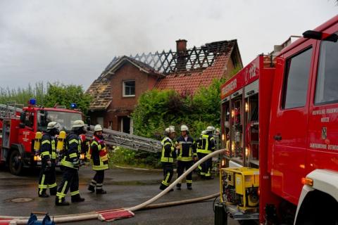 2025-08-04: Einfamilienhaus in Neetze brennt - Quelle FF Bleckede, Carsten Schmidt